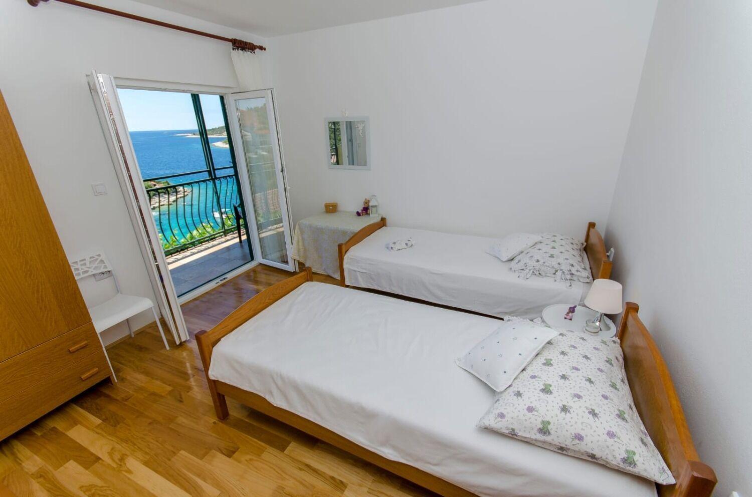 Apartments Bosiljka - By The Sea Sevid Exteriör bild